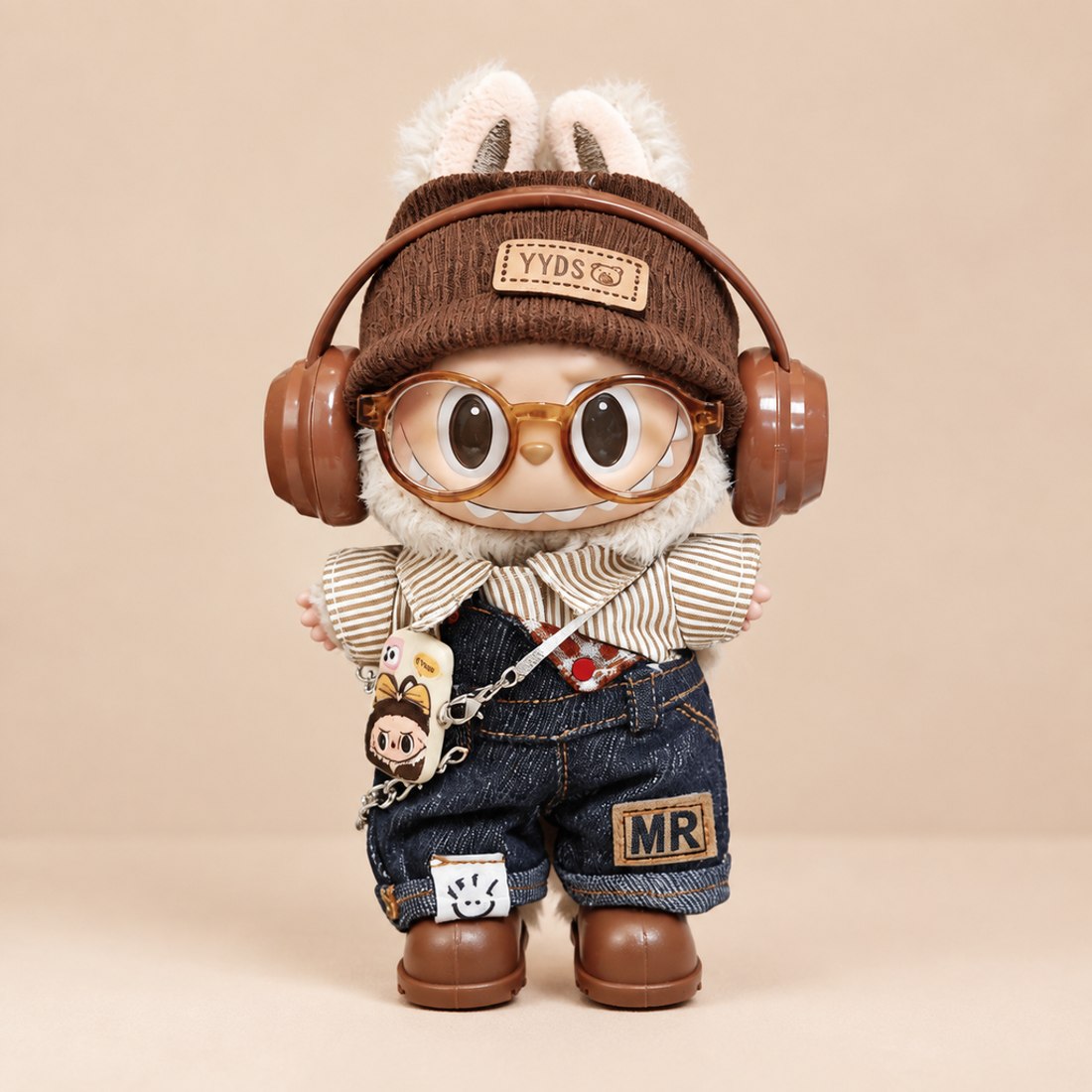 Plush doll wearing brown white Maillard casual 7-piece outfit